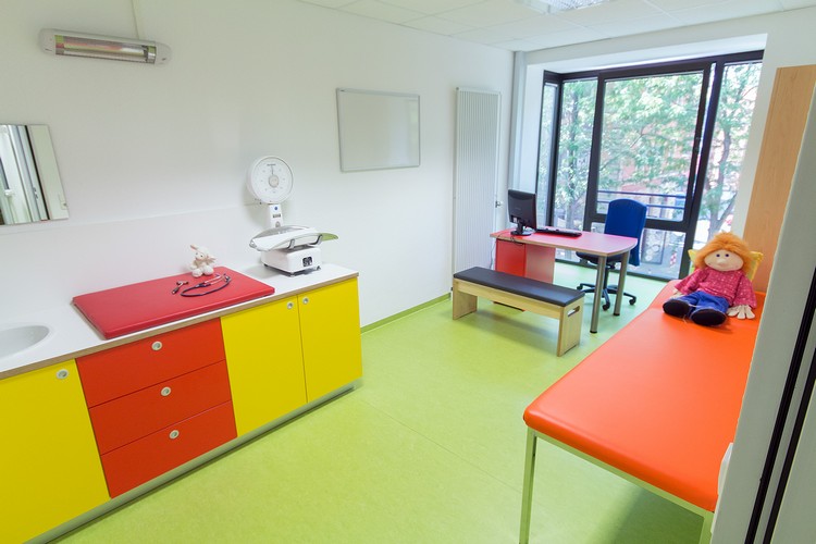 Bürgstein // Bender - Kinder- und Jugendarzt Gemeinschaftspraxis Ludwigsburg // Sprechzimmer