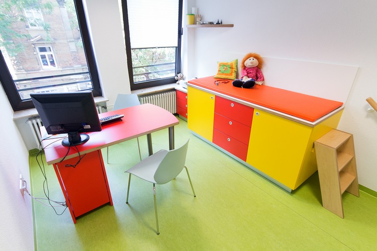 Bürgstein // Bender - Kinder- und Jugendarzt Gemeinschaftspraxis Ludwigsburg // Sprechzimmer